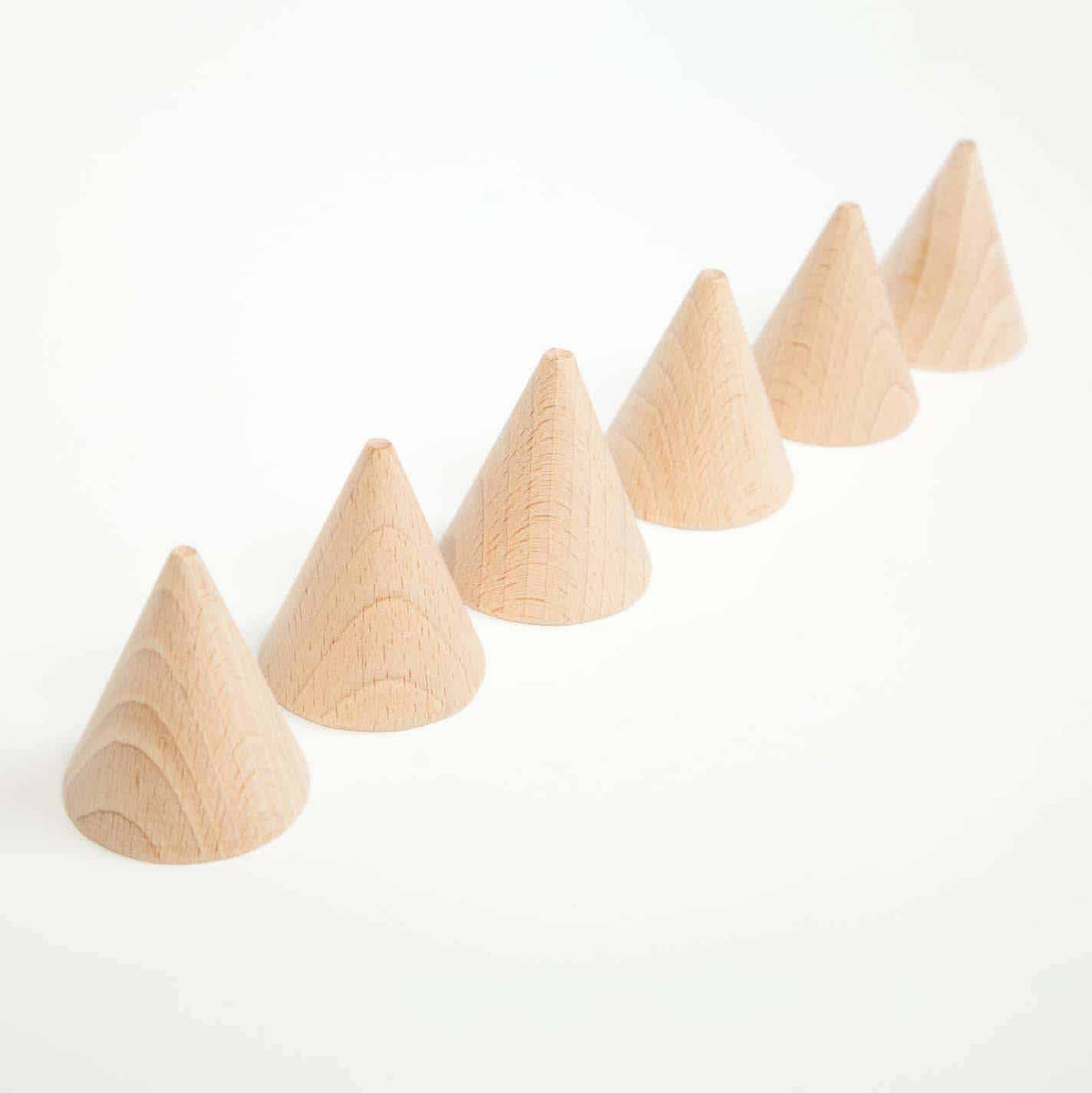 6 Grapat Natural Wooden Cones