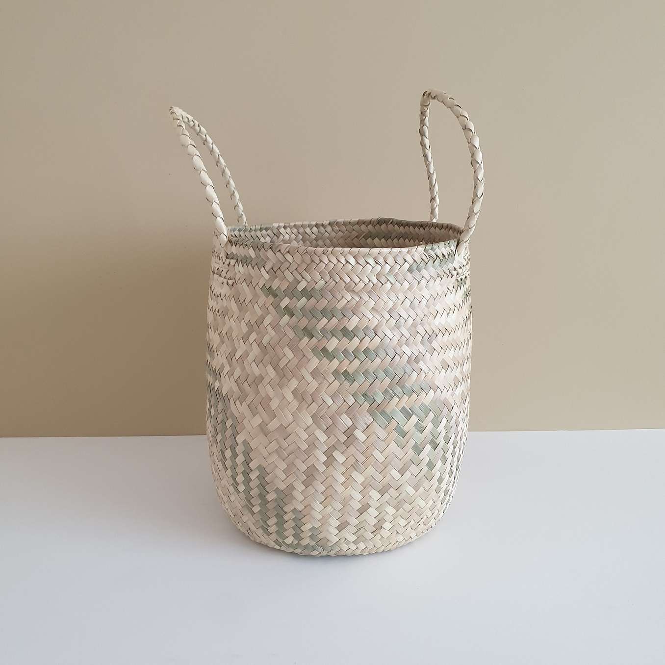 Coconeh palm leave Basket Kali medium