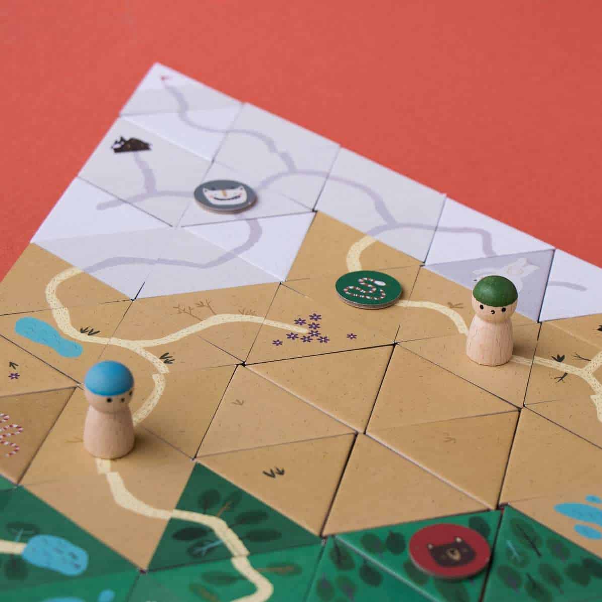 FG020U Londji Climb the Mountain Cooperative Strategy Game