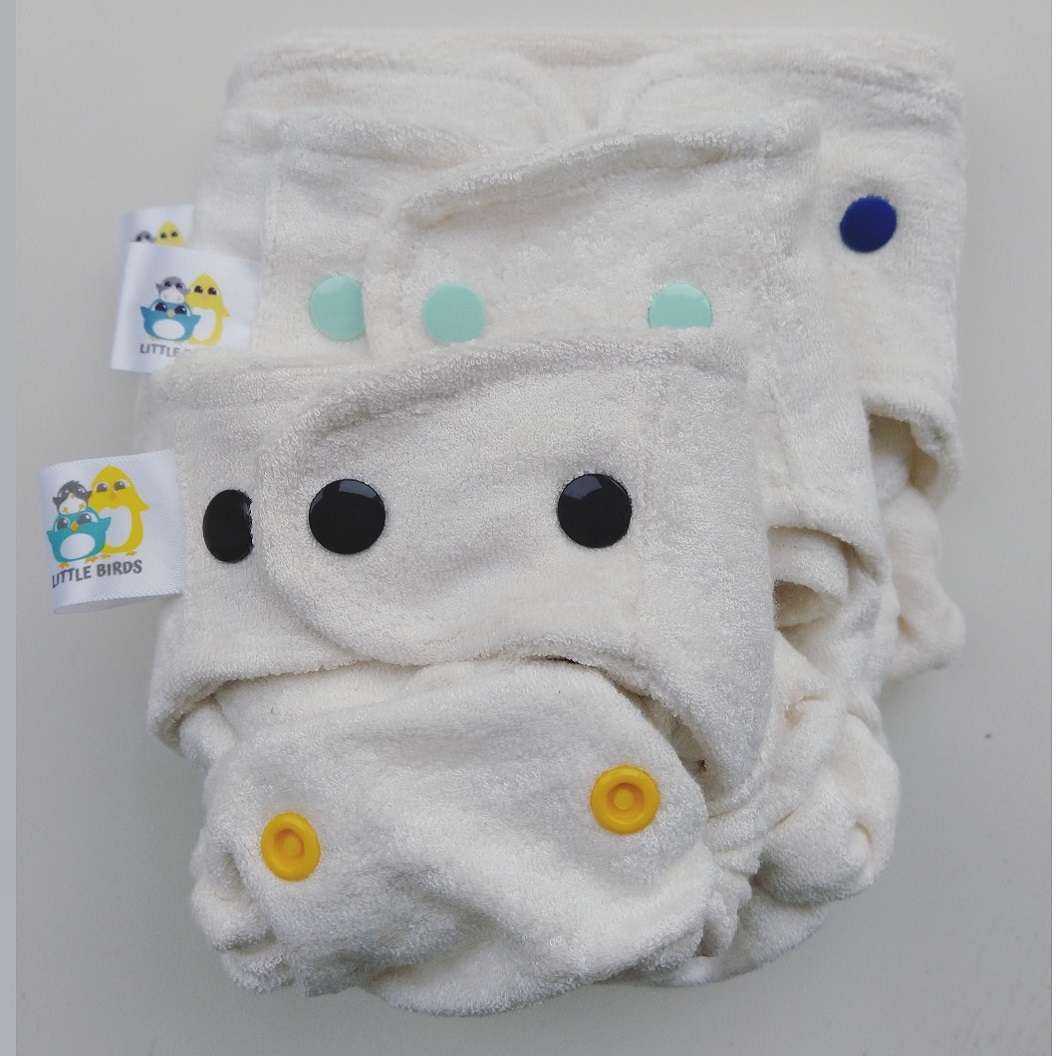 Little Birds fitted nappies - comparison different sizes (3)