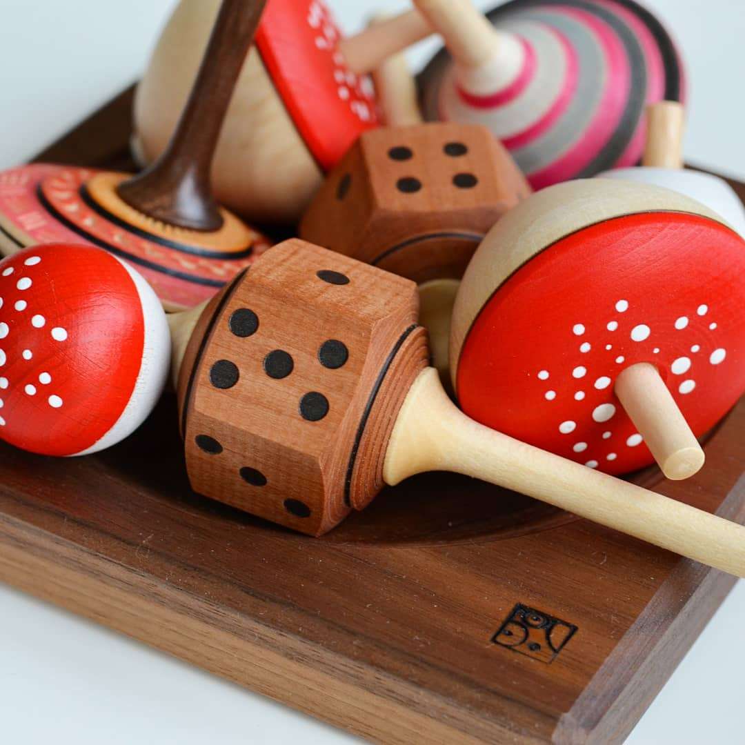 Mader Spinning Tops red