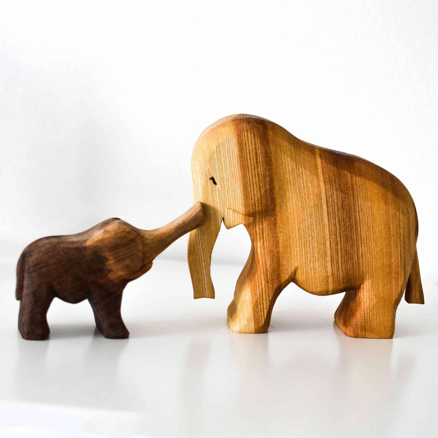 Predan large wooden elephant & small wooden elephant (trumpeting)