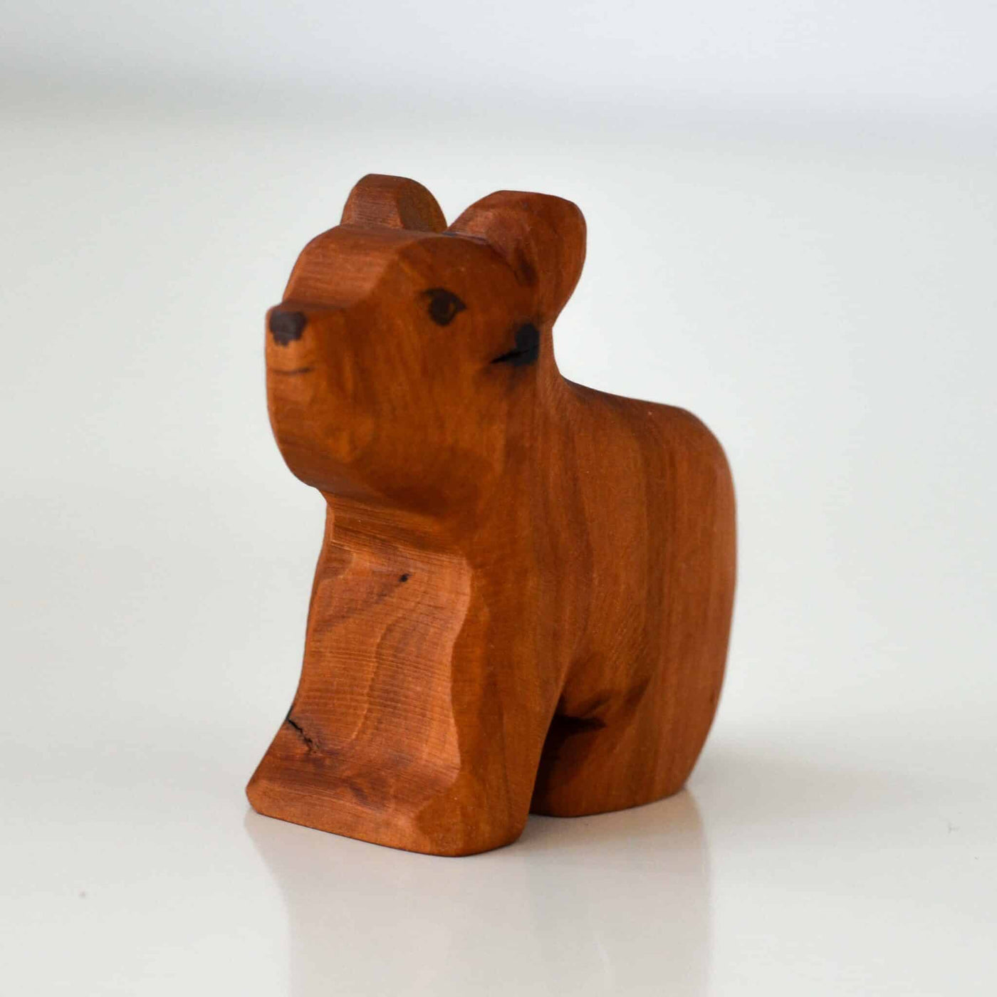 Predan small wooden bear (sitting)