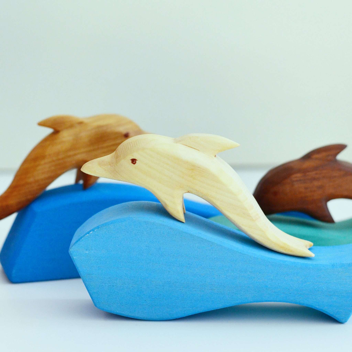 Predan wooden dolphin (1)