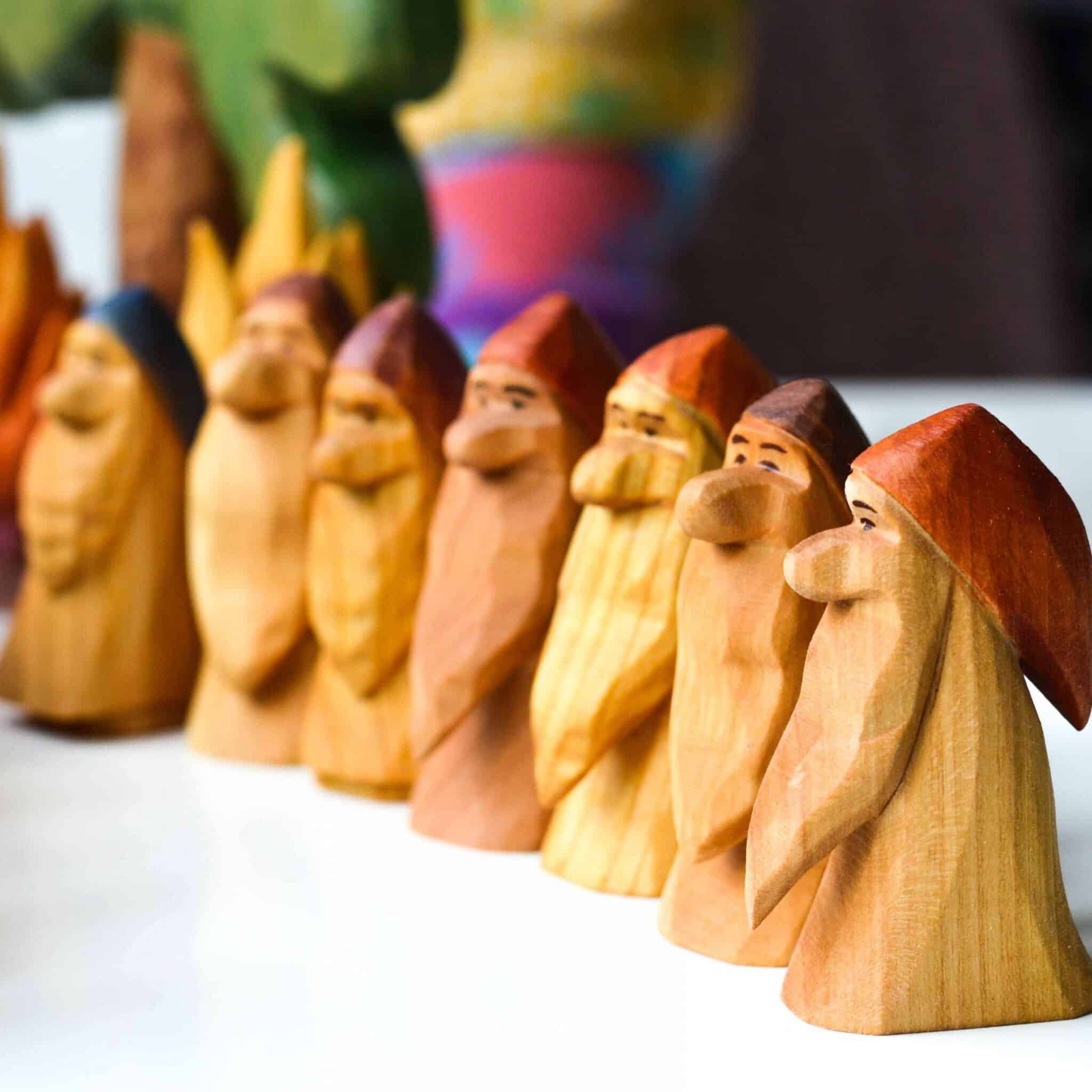 Predan wooden dwarfs