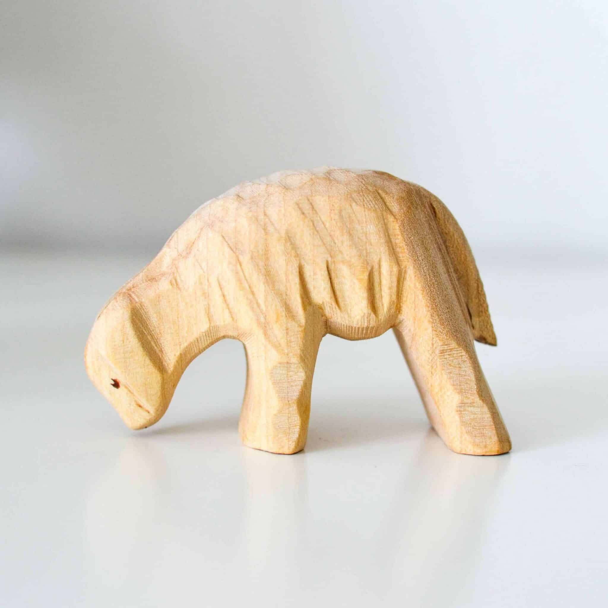 Predan wooden sheep (eating)