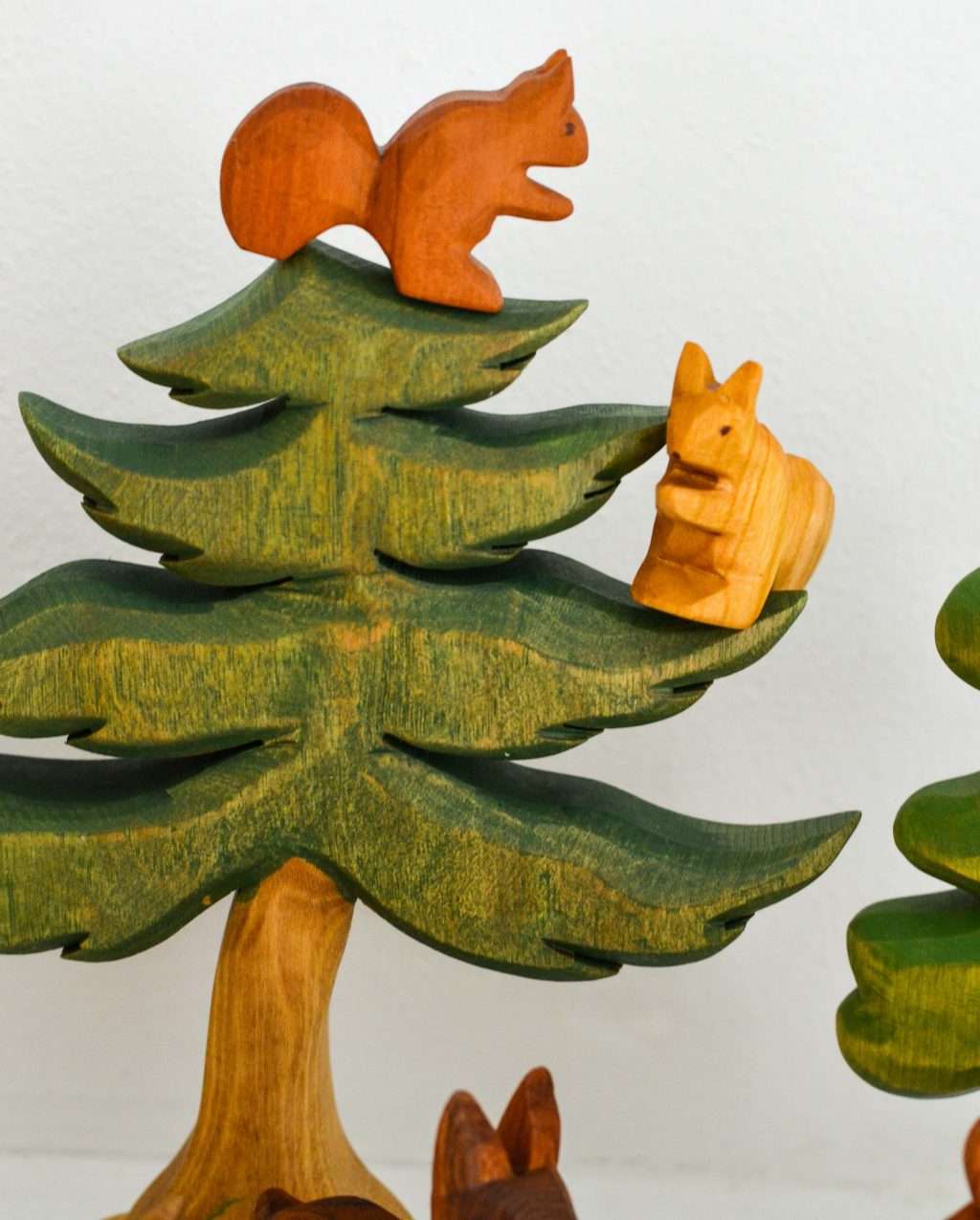 Predan wooden squirrels and fir tree